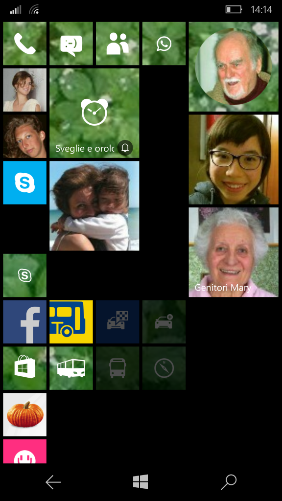 Contact live tile (now the old with squared picture and the new with a rounded picture ...