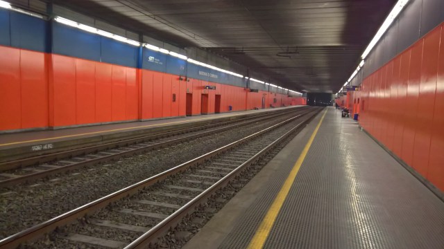 La stazione Madonna di Campagna - binario 2 - alle 6:40