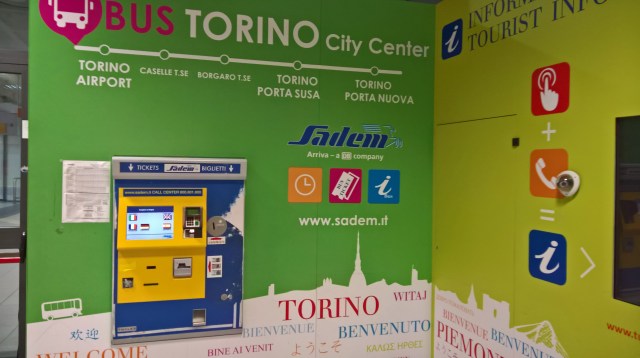 Distributore biglietti presenti al piano terra degli arrivi